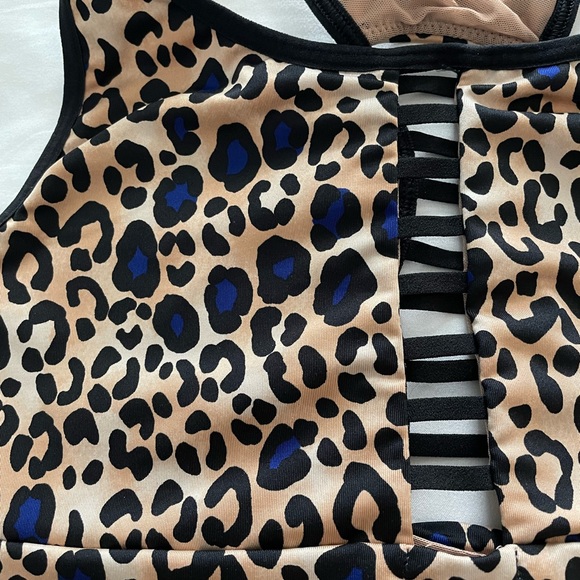Victorias Secret Cheetah Print Sports Bra - Picture 2 of 2
